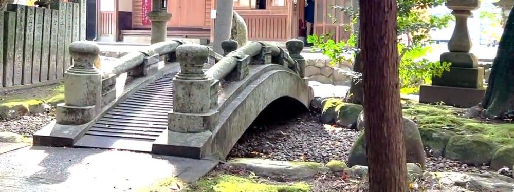 積田神社　鏡池